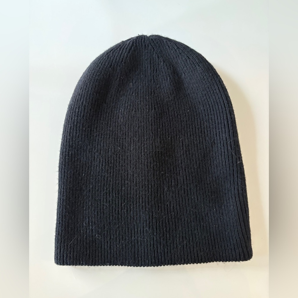 Aritizia (Sunday Best) rib beanie.
